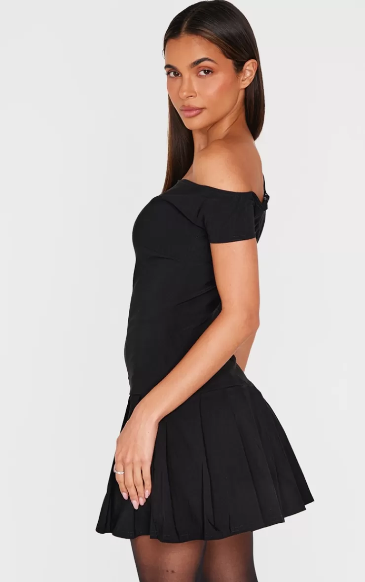 PrettyLittleThing Asymmetric Bengaline Pleated Shift Dress< Going Out