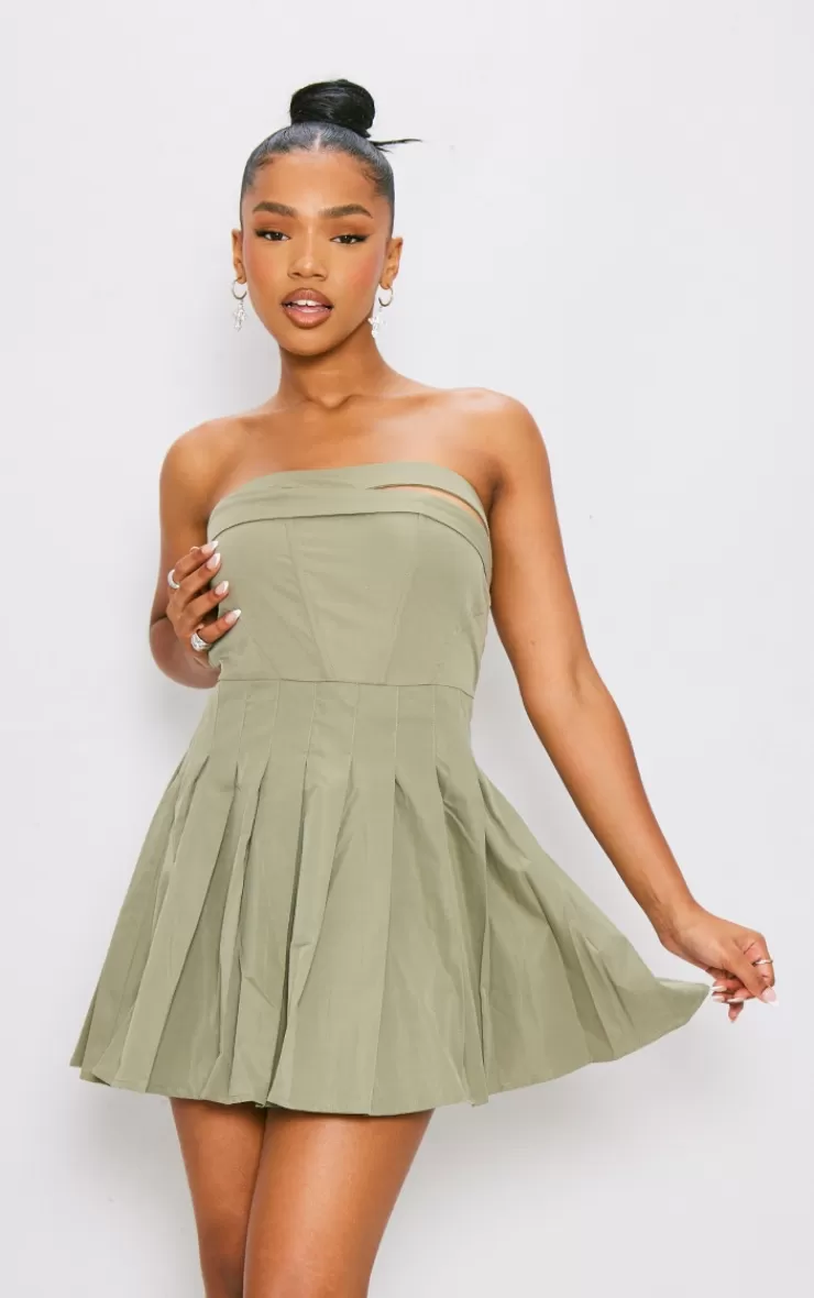 PrettyLittleThing Tailored Bandeau Pleated Shift Dress< Strapless Dresses