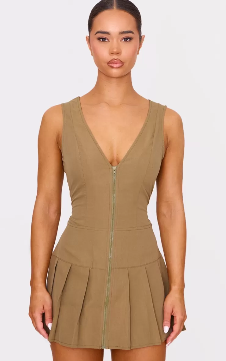 PrettyLittleThing Tailored Woven Zip Pleated Shift Dress< Shift Dresses