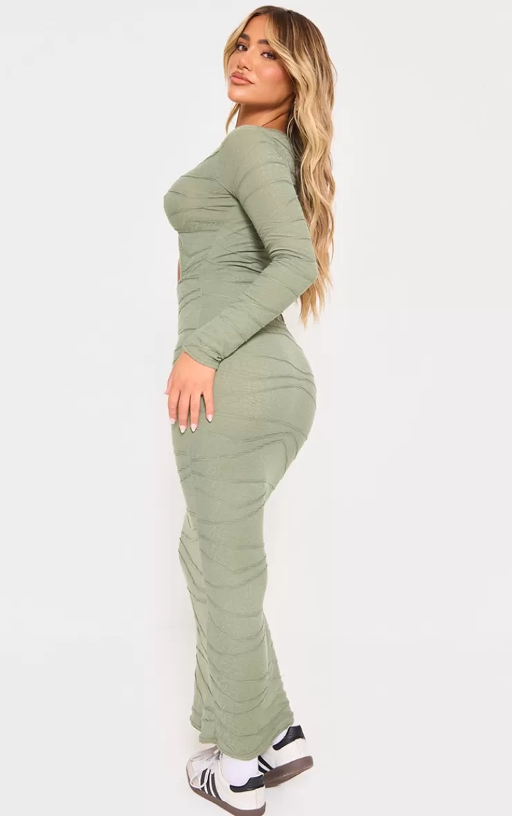 PrettyLittleThing Textured Cut Out Maxi Dress< Maxi Dresses