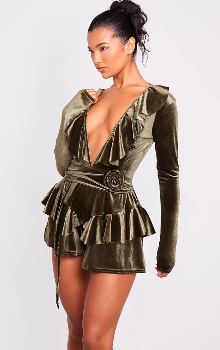 PrettyLittleThing Velvet Plunge Frill Corsage Romper< Going Out
