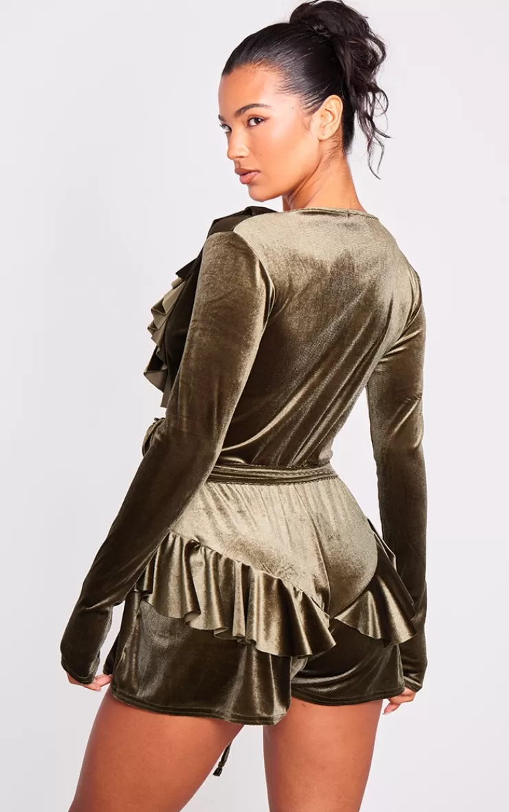 PrettyLittleThing Velvet Plunge Frill Corsage Romper< Going Out