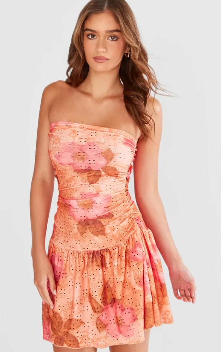 PrettyLittleThing Floral Printed Broderie Frill Bandeau Bodycon Dress< Strapless Dresses