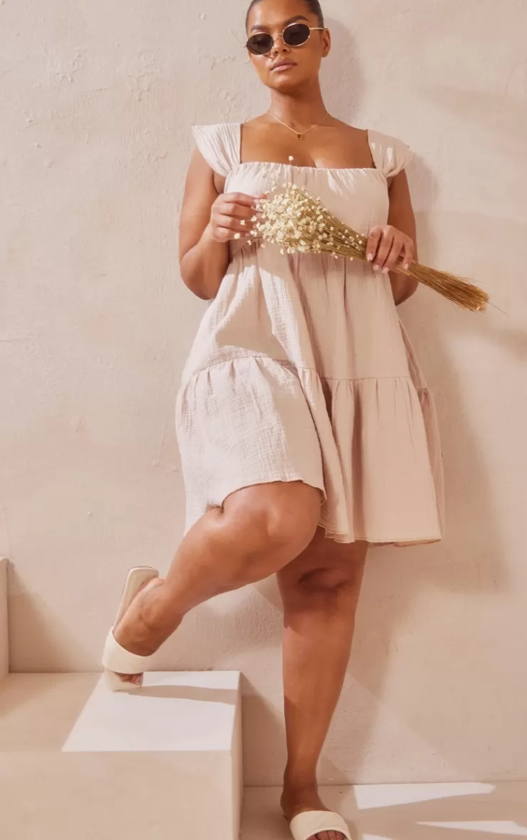 PrettyLittleThing Plus Textured Tiered Shift Dress< Shift Dresses