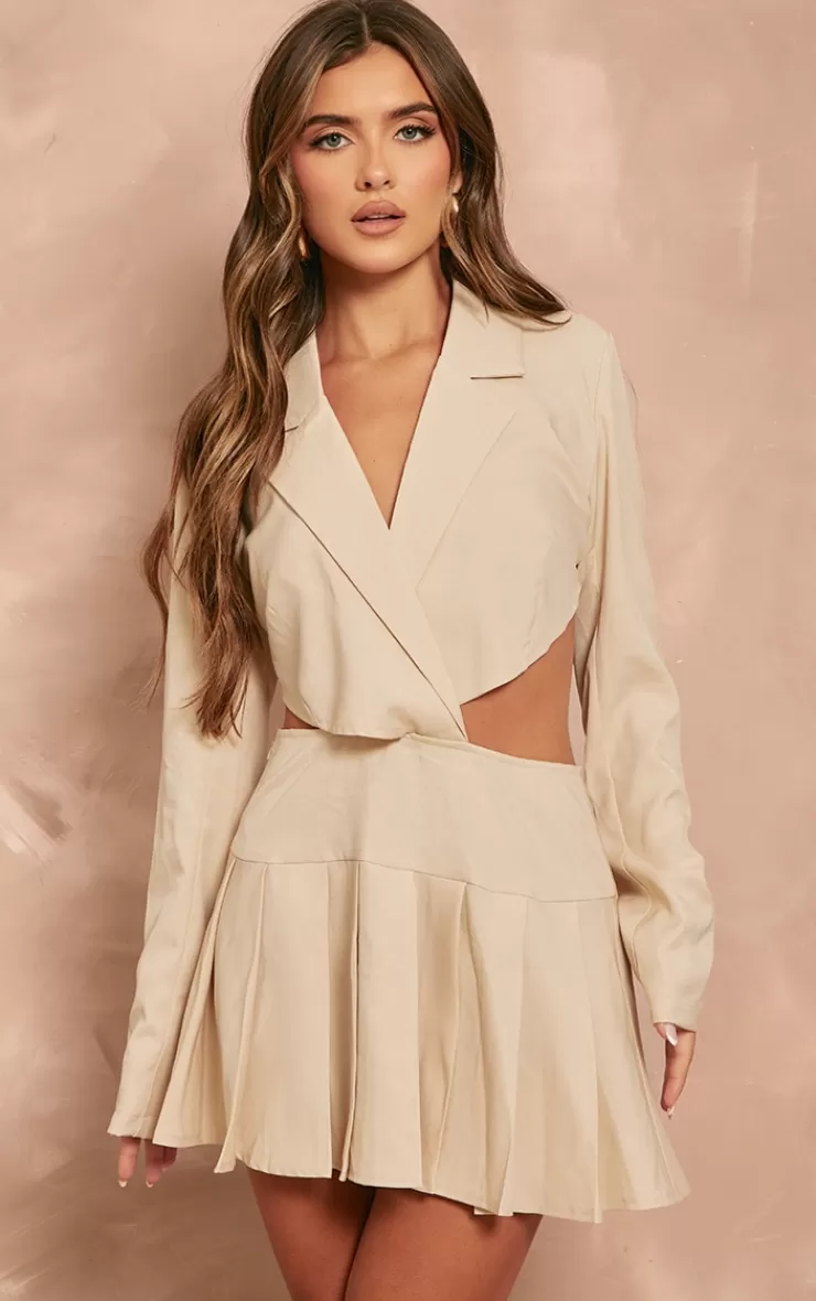 PrettyLittleThing Pleated Cut Out Blazer Dress< Mini Dresses