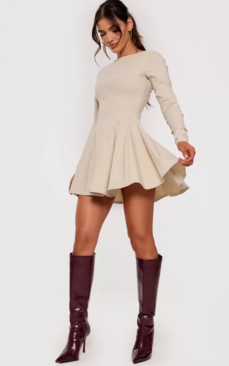 PrettyLittleThing Stretch Woven Boat Neck Long Sleeve Pleated Shift Dress< Shift Dresses